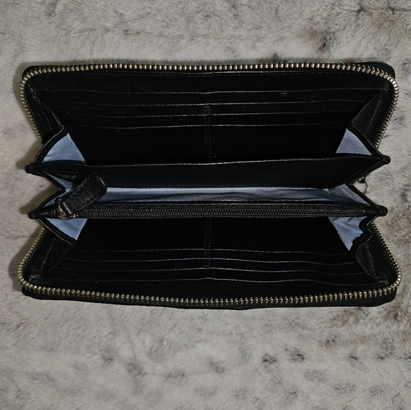 Vintage Coach Black Leather Soho Buckle Expandable Wallet. - Picture 5 of 9